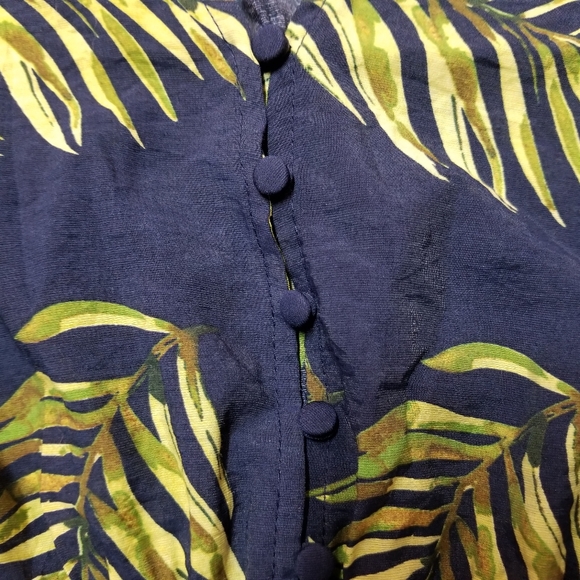 MILK & HONEY BLUE&GREEN CROP TOP BUTTON&TIE FRONT - Picture 4 of 8